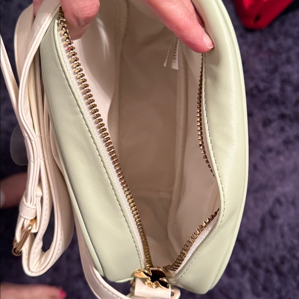 Cream & Light Green Pooh Crossbody Bag - Picture 4 of 4